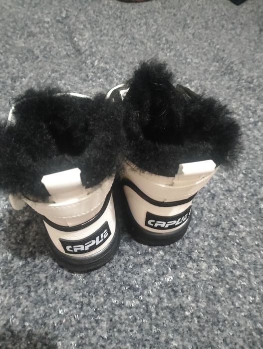 Продам зимнюю детскую обувь новую!