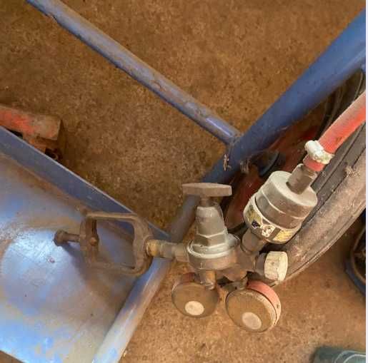 Aparat debitare tabla oxy gaz cu ghidaje ,carucior si tuburi oxigen