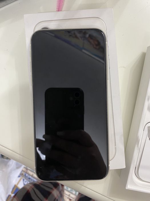 Продам iPhone 11