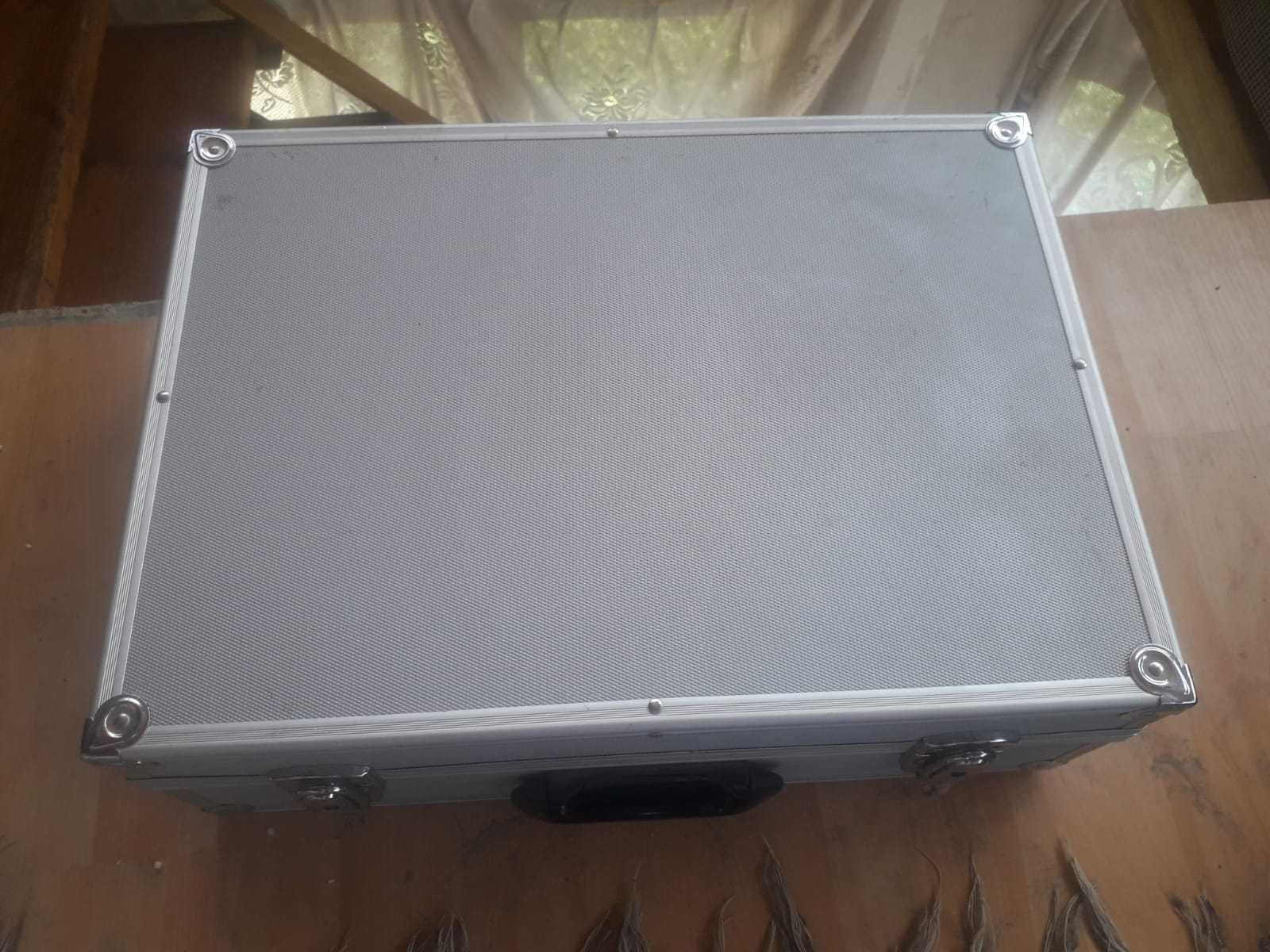 Vand  Flightcase (valiza) microfoane