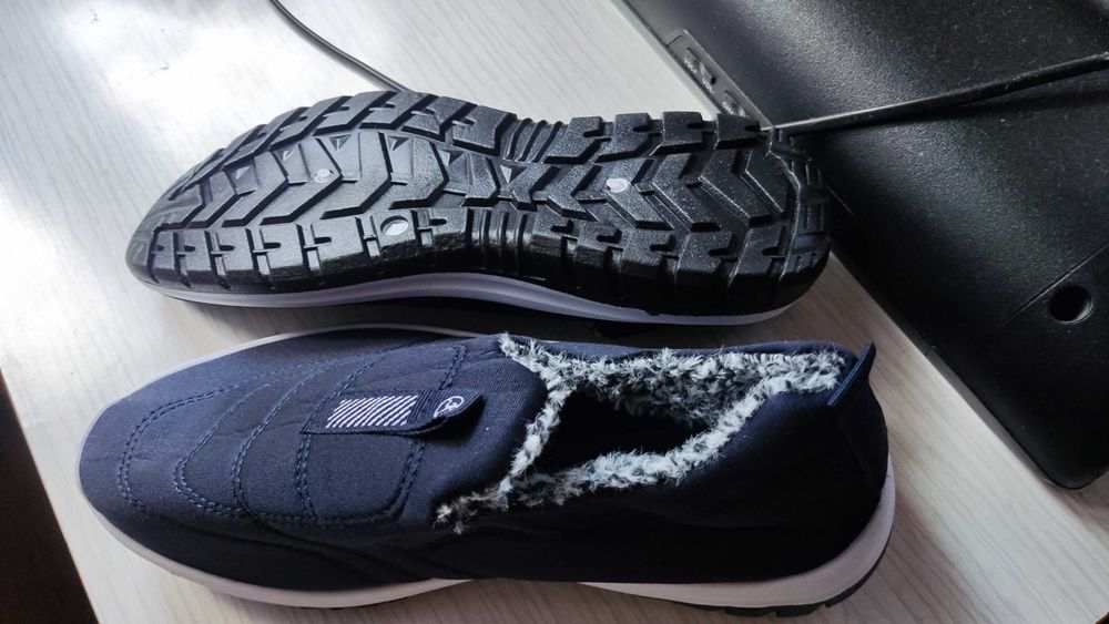 Нови сникери 42 номер