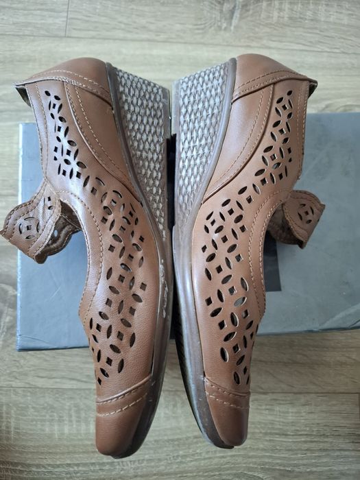 Vând pantofi damă piele nr 37