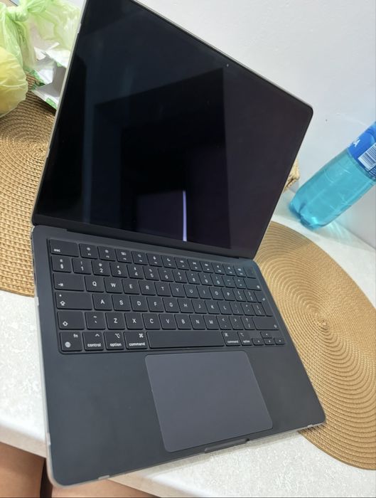 Macbook Air 13” M2 2022