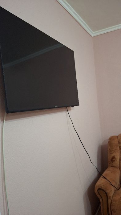 Închiriez apartament cu 2 camere !