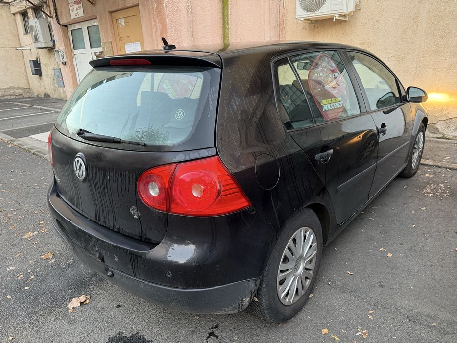 Volkswagen Golf 5 – 1.4 Benzină,