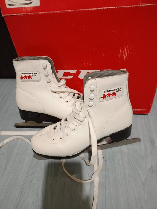 Дамски кънки за лед