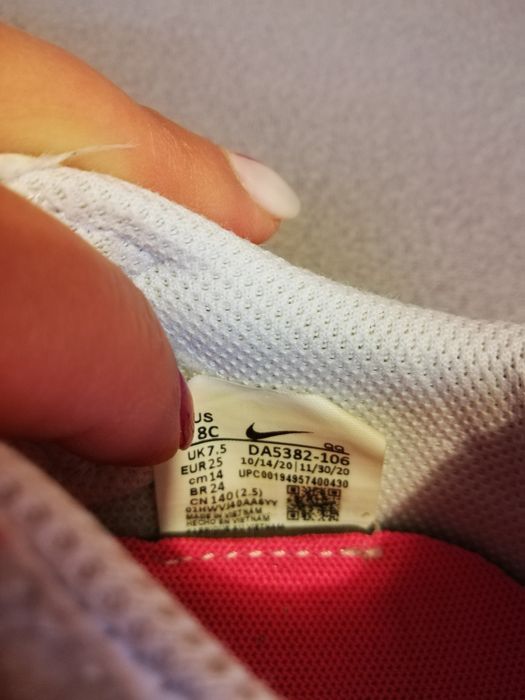 Маратонки Nike номер 25