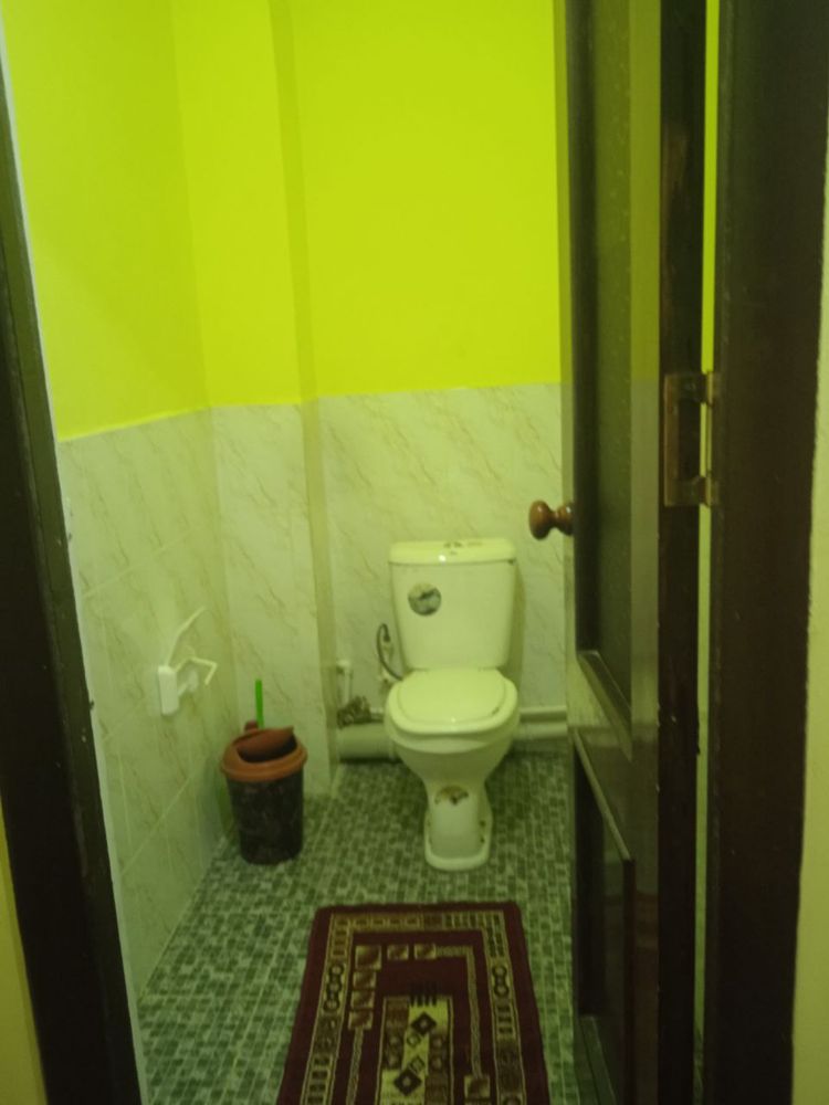Ijaraga beriladi. 1 xona 2 xona qilingan, tozzagina uy. Yo’lni ustida