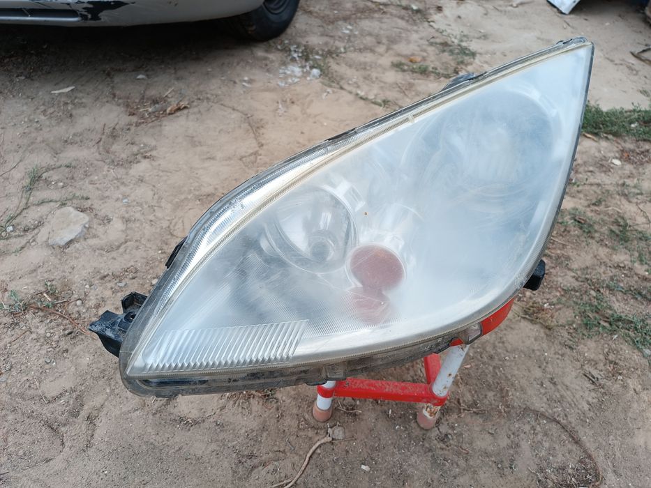 Фара левая на Мицубиси Кольт