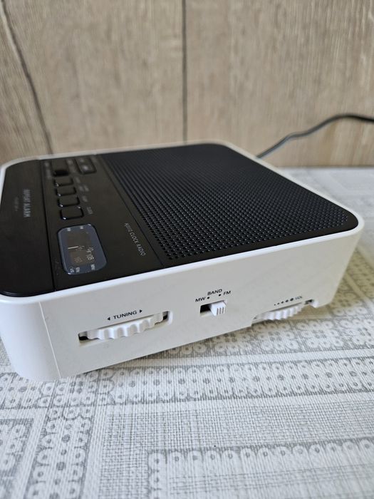 Ceas digital Philips ,cu radio ( AM-FM )