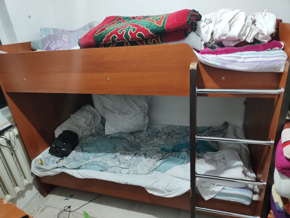 Двухъярусная кровать в хорошем состоянии