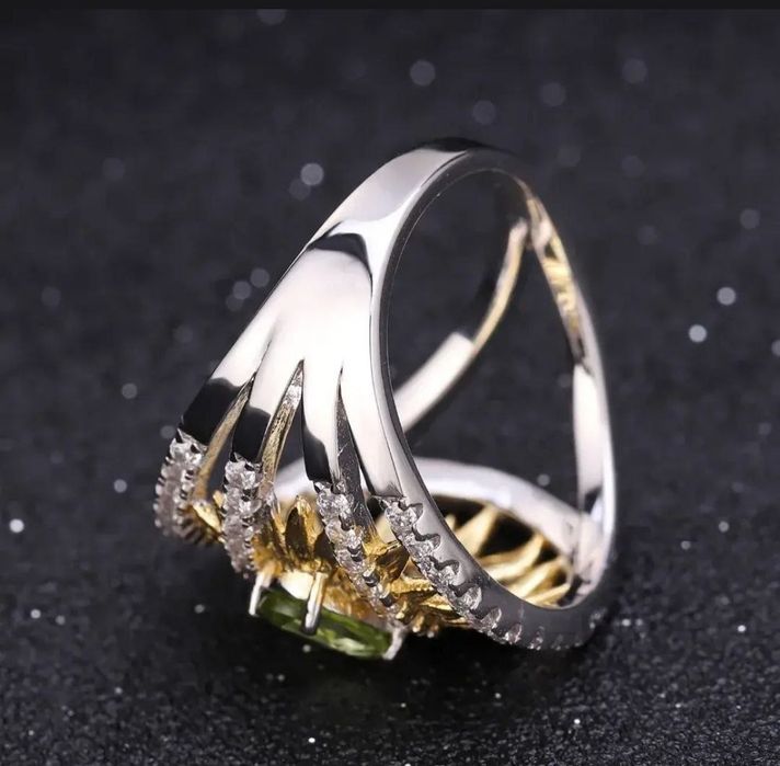 Натуральный хризолит серебро кольцо