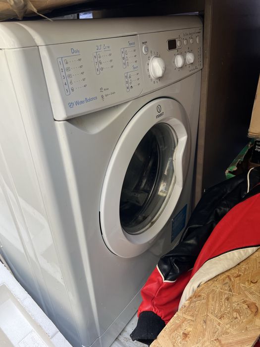 Masina de spalat slim whirlpool si semi automata