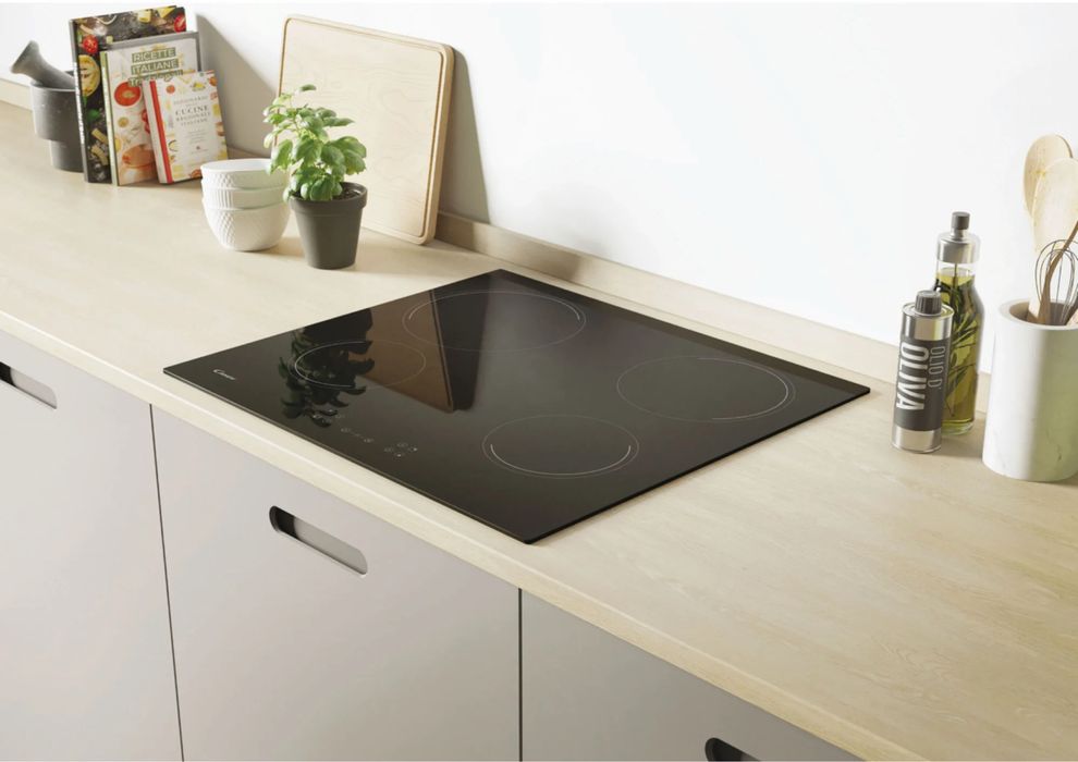 Plită vitroceramică Candy CH64CCB