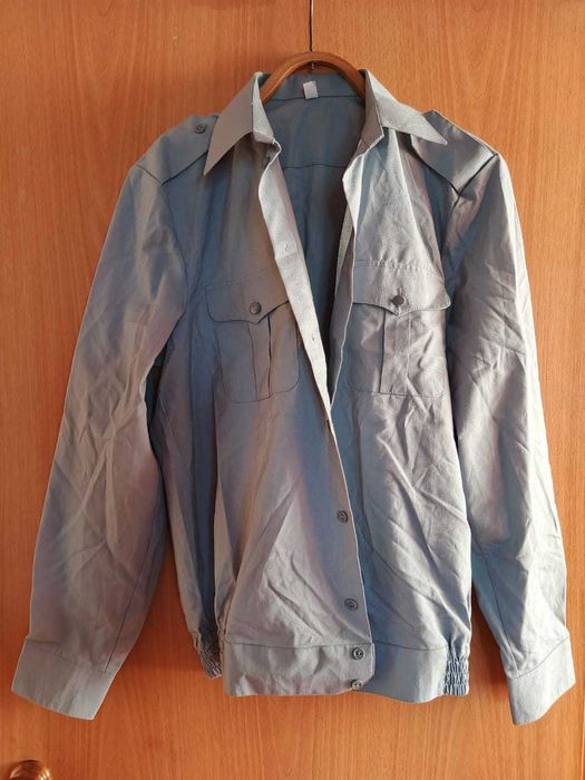 Рубашки охранника.