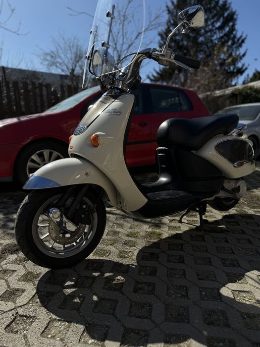 Scuter Aprilia Mojito Custom 49 cc, 2T din 2009
