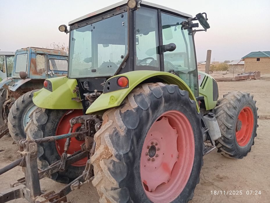 Axos340 traktor sotiladi yili 2011 hamma joyi ishlaydi holati yaxshi