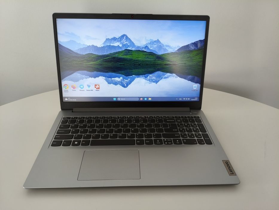 Laptop Lenovo IdeaPad 1 15IJL7 cu procesor Intel Pentium Silver N6000