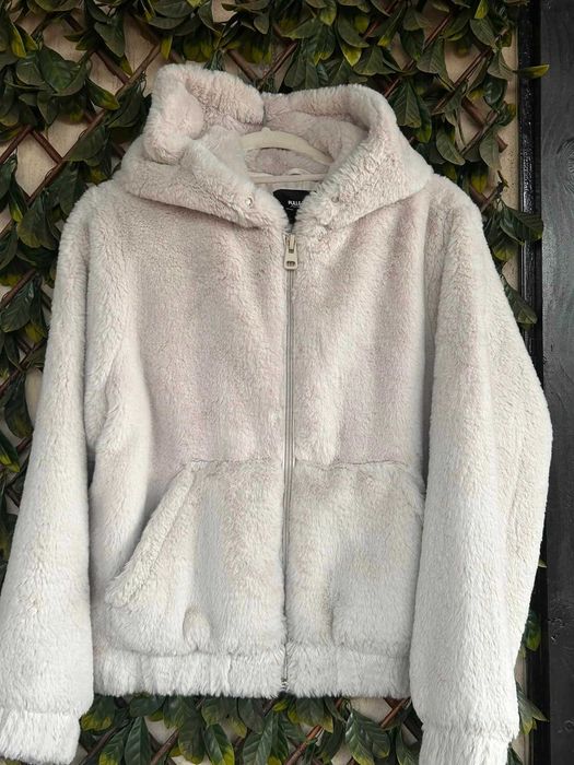 Haina blanita artificiala Pull& Bear