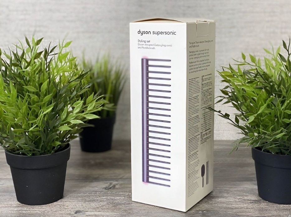 Продам Профессиональный Стайлер Фен Dyson и Dyson Styling Set Расчески