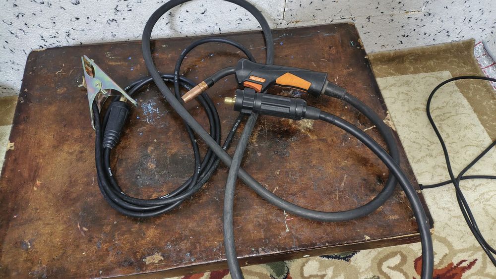 Полуавтомат Сварог реал миг 200, холати идеал янгидек турипти