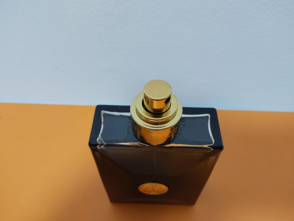 Парфюм Versace oud noir