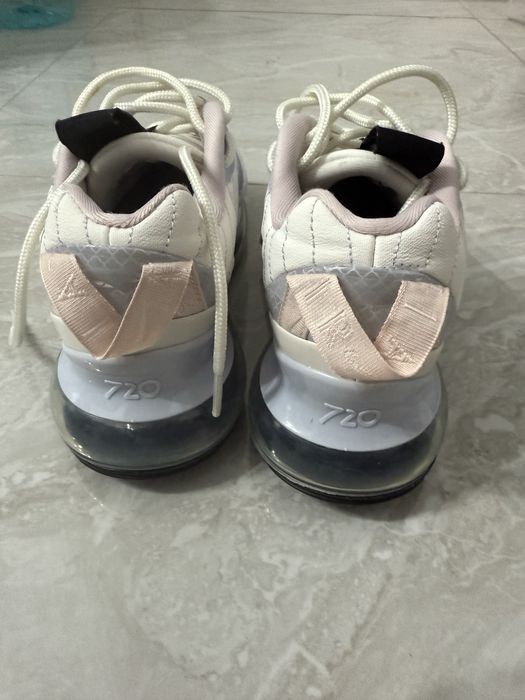 Nike 720 air max