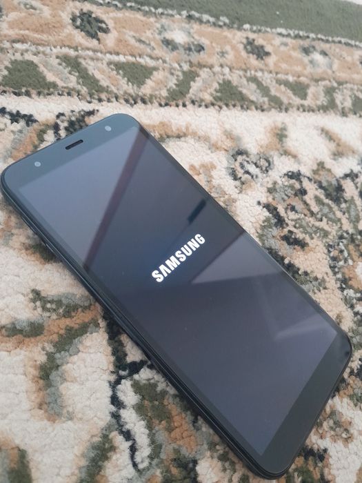 Продам самсунг j4 plus