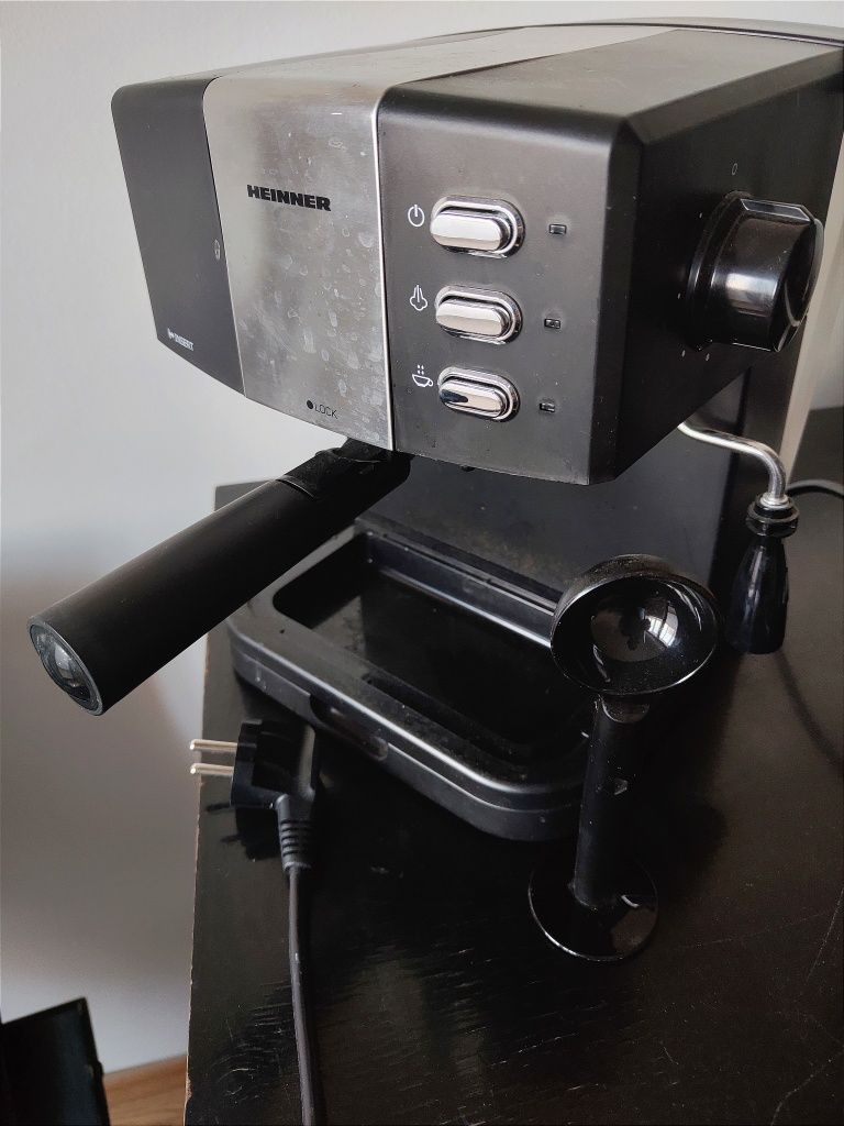 Espressor manual Heinner 850W, 15 bar