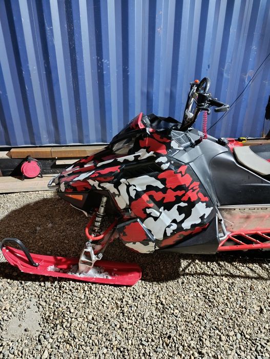 Горный Снегоход POLARIS 800.