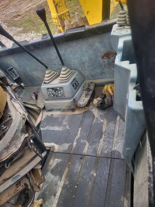 Vand buldoexcavator mf 750