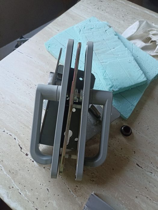 Yala cu manere si butuc