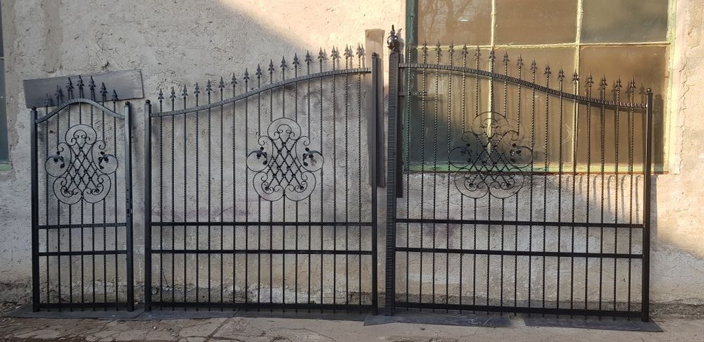 Porți  pietonale și auto