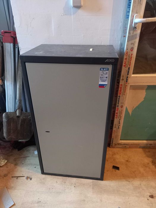 Сейф металлический