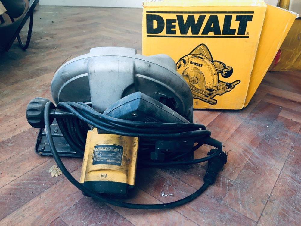 Продам пилу DeWalt