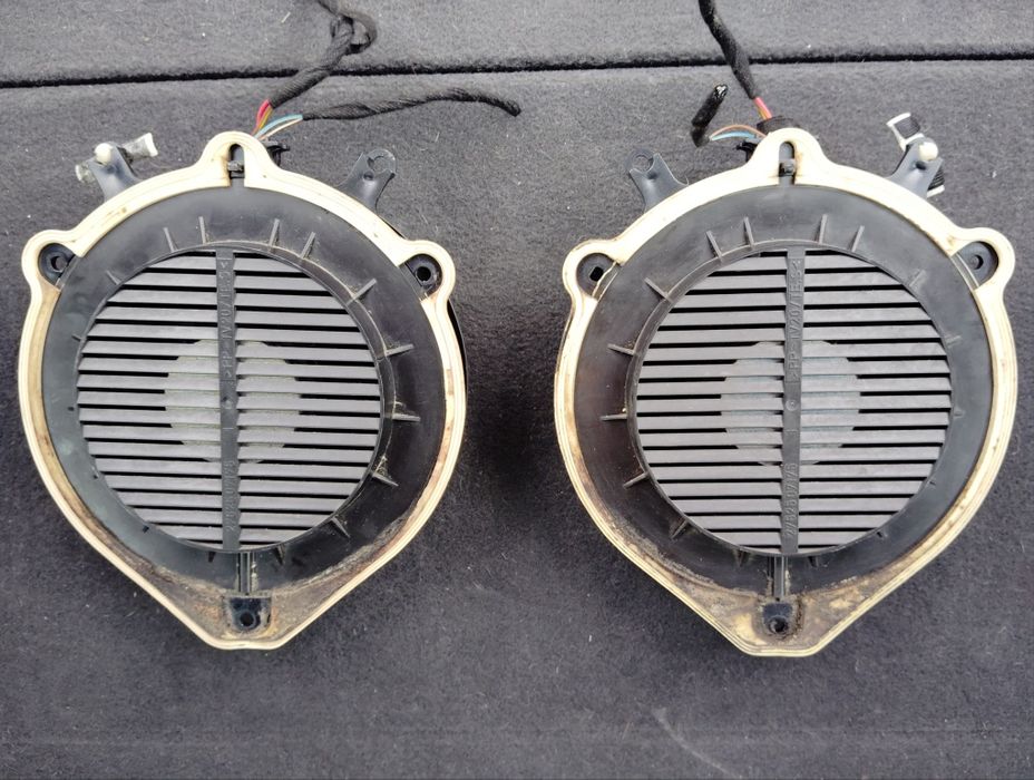 Vând 2 Difuzoare auto Audi A4 B6 în stare bună