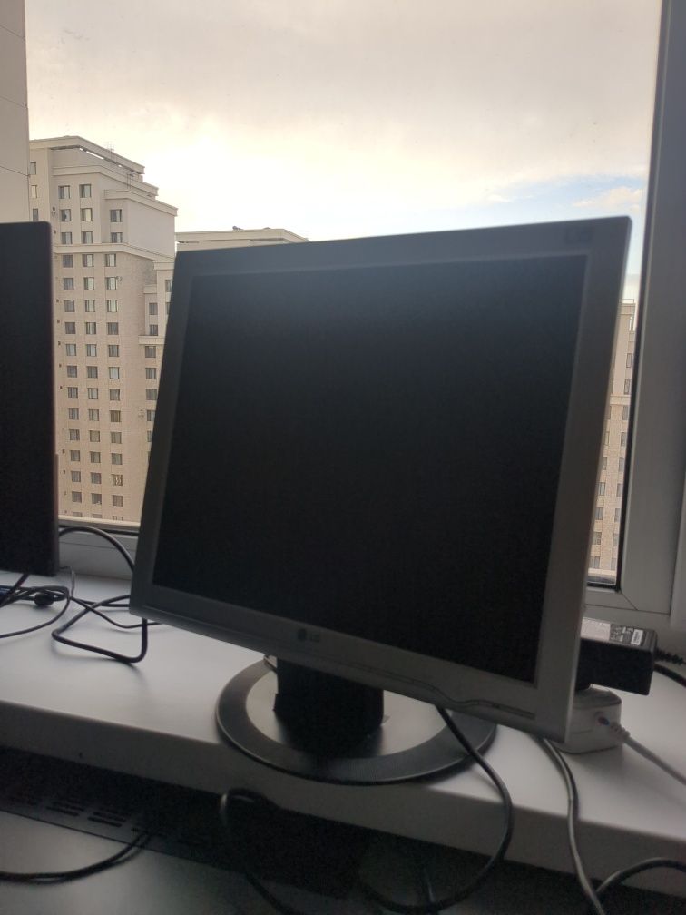 Продам монитор LG