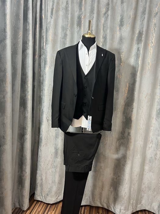 Costum elegant pentru orice eveniment , Marimi Mari