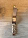 Продавам часовник-гривна Guess