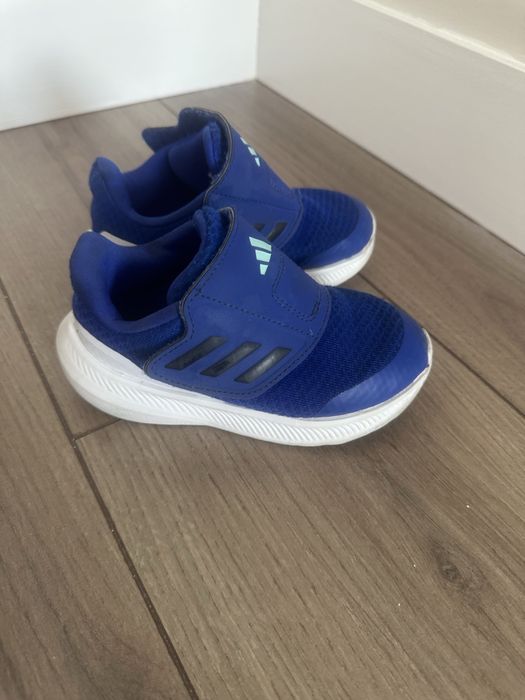 Обувь кроссовки