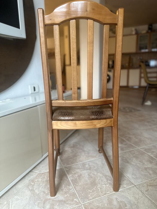 Винтидж комплект от дървена маса + дървени столове