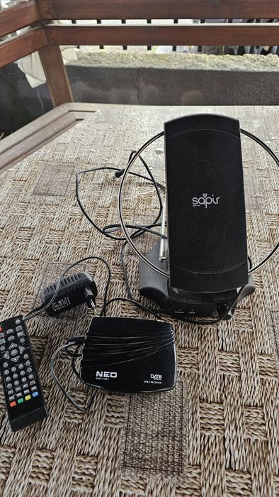 Цифров приемник Strong,Neo и антена Sapir