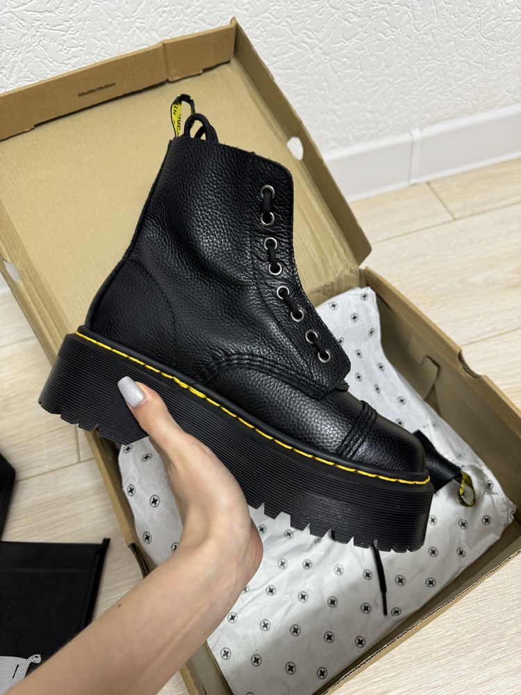Ботинки Dr.Martens, новые, 40 размер ДОСТАВКА ТОЛЬКО ПО ТАШКЕНТУ