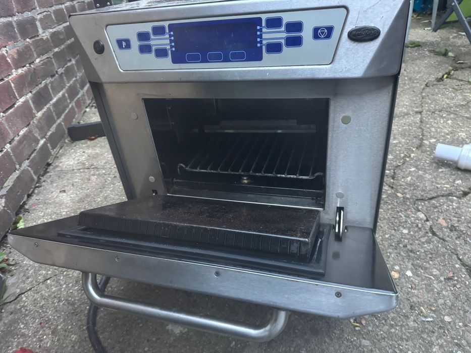 Професионална бърза конвекционна фурна / High-Speed Oven