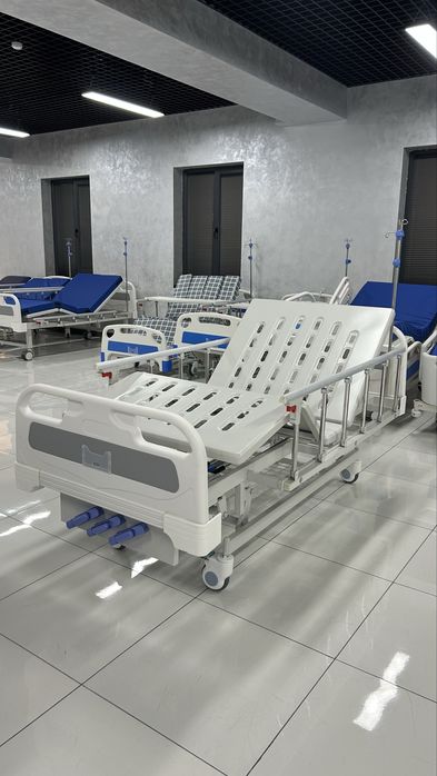 Механическая 3-х функциональная кровать для интенсивной терапии