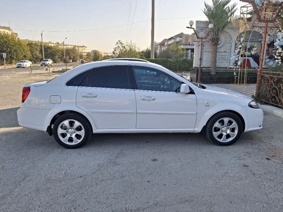 Продаётся авто машина Chevrolet lacetti 2022 года. Срочно!!!