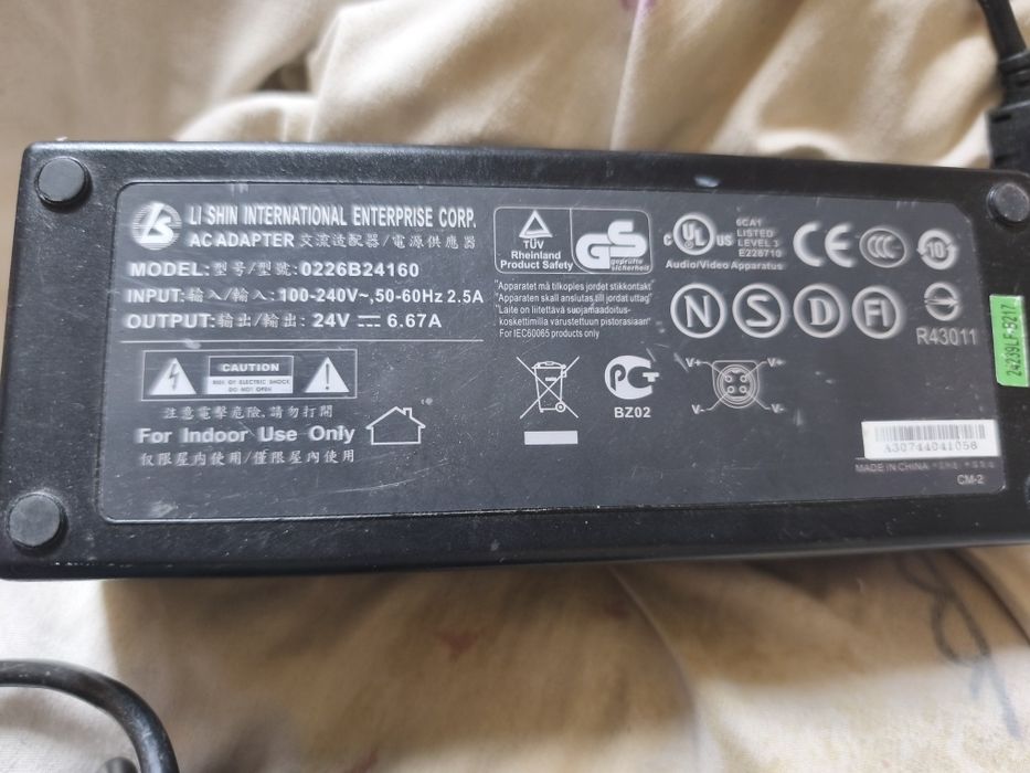 Încărcător bicicleta/trotineta electrica mufa 4pini 24v 6,67amp