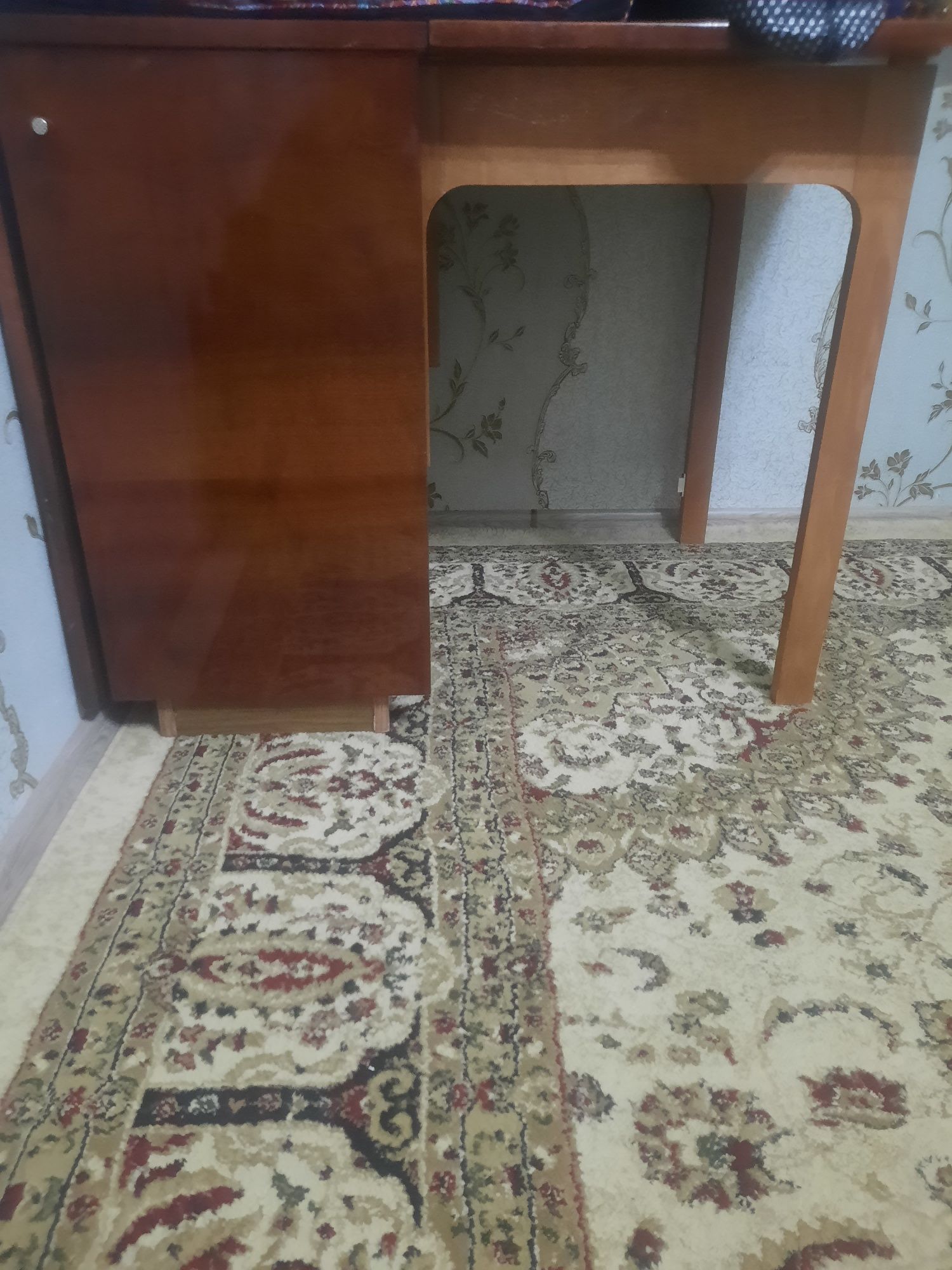 Продаётся раскладной стол