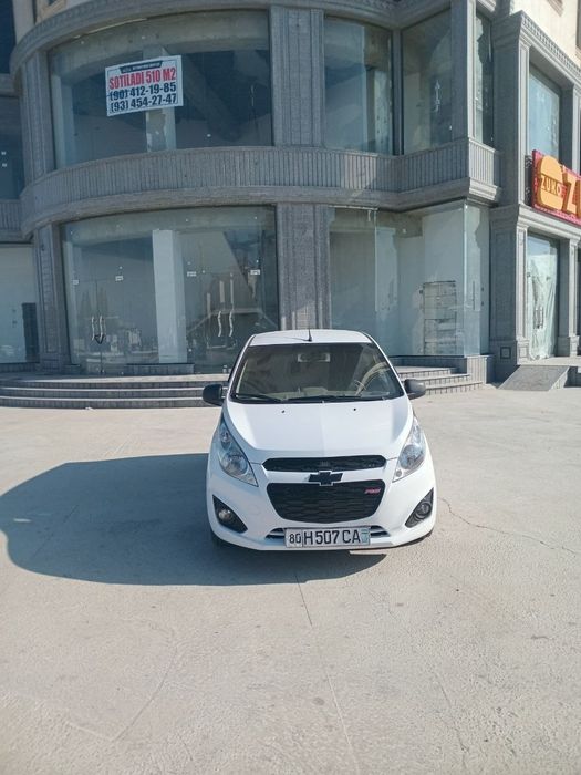 Spark 2011 sotiladi.