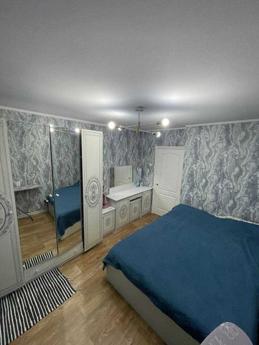 Продам отличную двухкомнатную квартиру в 8 микрорайоне